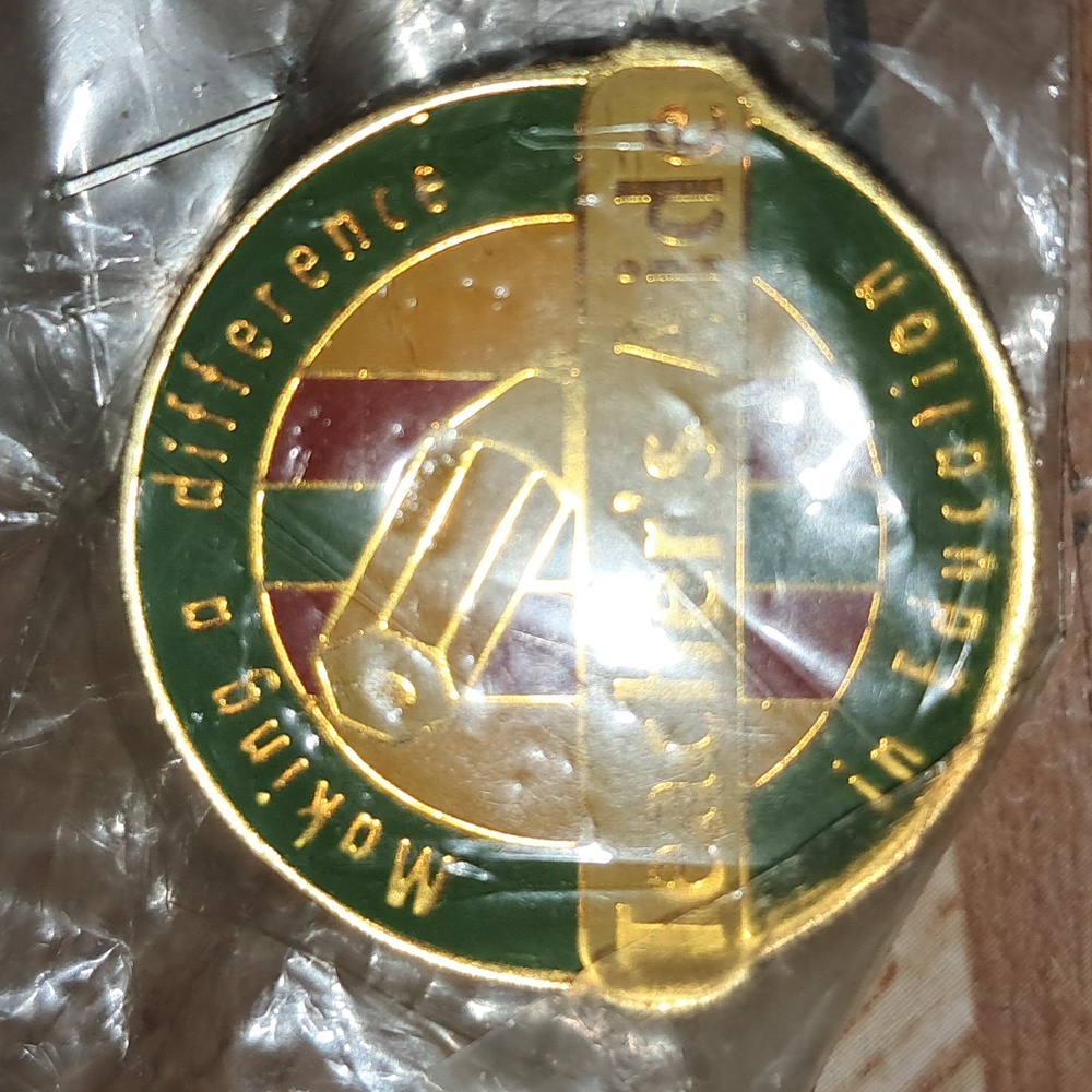 TEACHERS AIDE LAPEL PIN
